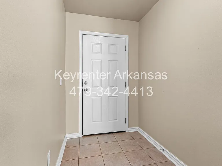 1041 Sara Beth St — Photo 15