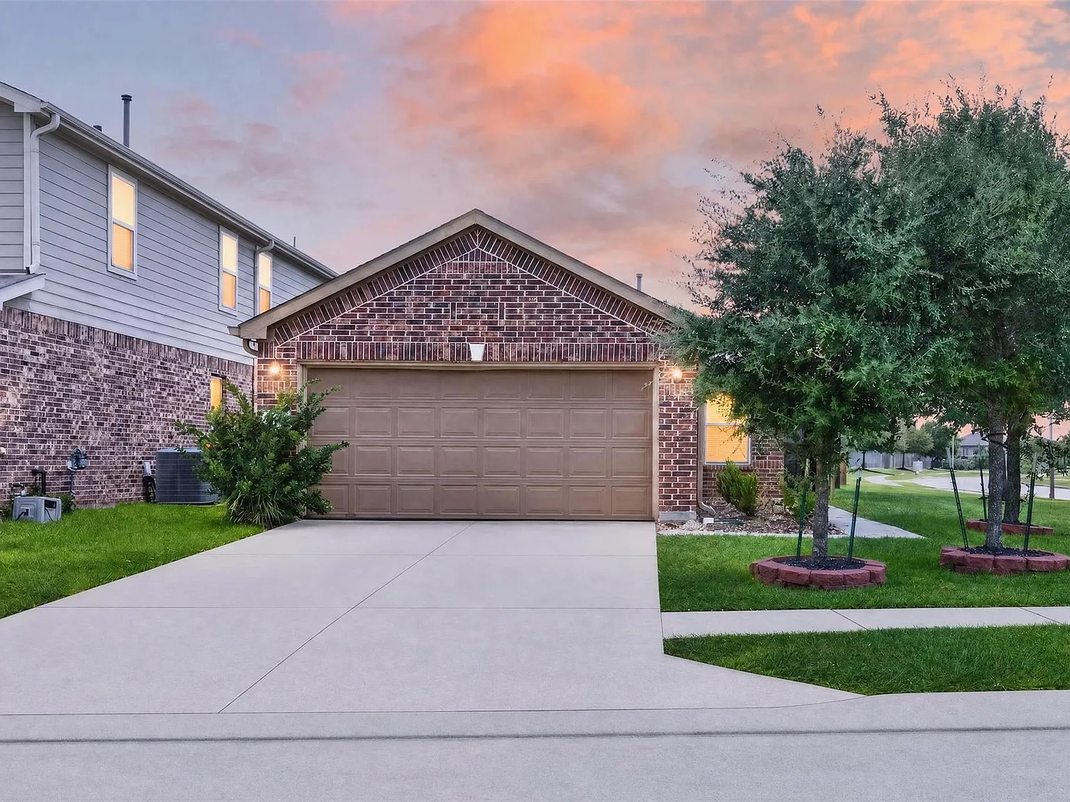 3 bed, 2.0 bath, 1645 sqft, $2,400 — Photo 3