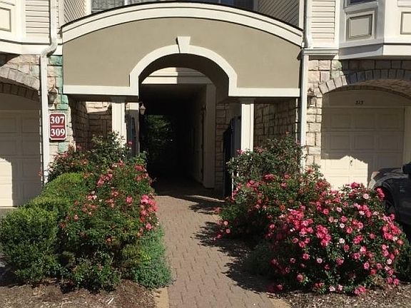 4th image of 117 Regal Blvd #109