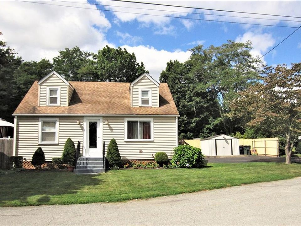 Beautiful Updated 3 Bedroom Cape Nestled in a Cul-de-sac on a Wonderful Manicured Lot!