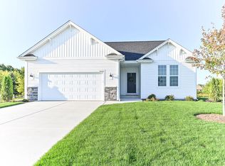 10426 Button Bush Dr, Franksville, WI 53126