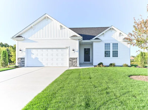 10426 Button Bush DRIVE, Franksville, WI 53126