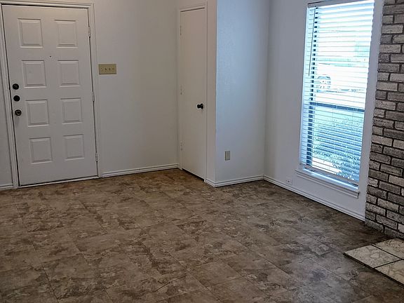 5th image of 3307 S Meadow Dr
