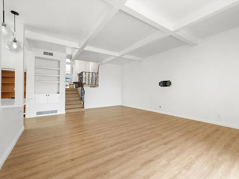 375 E 36th St #6 — Photo 10