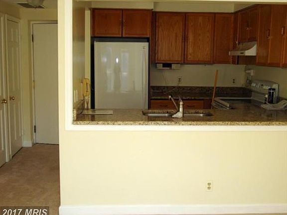 3rd image of 125 N Lee St APT 405