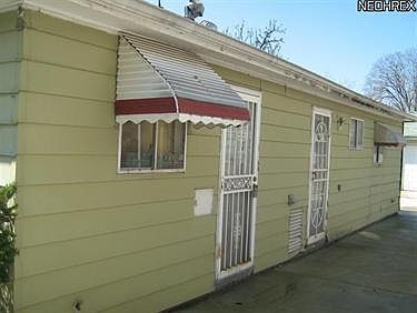 2nd image of 3422 E 119th St
