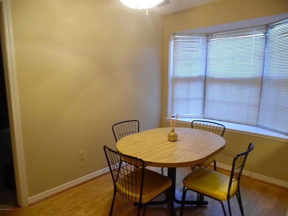 5th image of 3395 Laurel Grv N