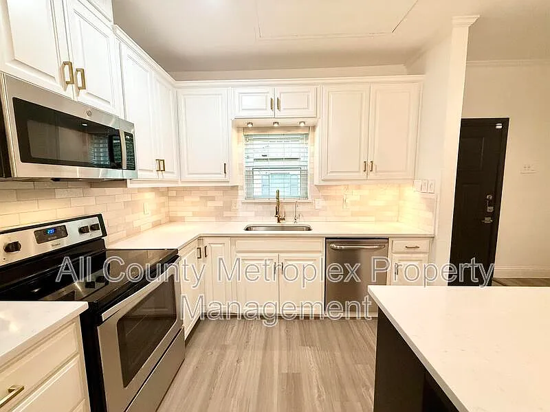 Building Photo - 2727 Shelby Ave #H