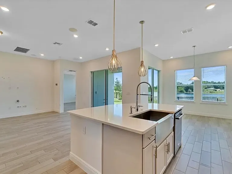 7446 Alpine Butterfly Ln — Photo 10