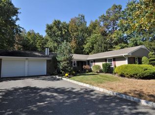 21 Cymbeline Dr, Old Bridge, NJ 08857