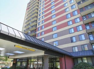 801 N Pitt St APT 301, Alexandria, VA 22314