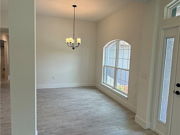 5th image of 657 Windermere Dr
