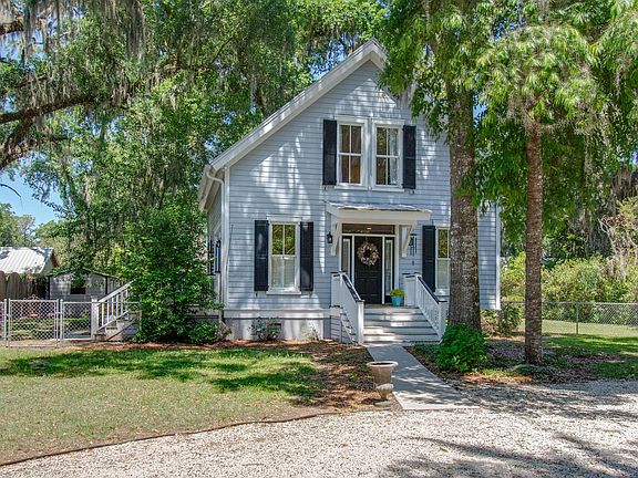 Great curb appeal