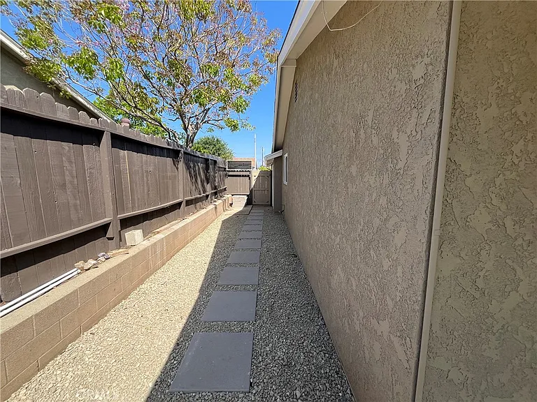 525 Twilight St — Photo 33