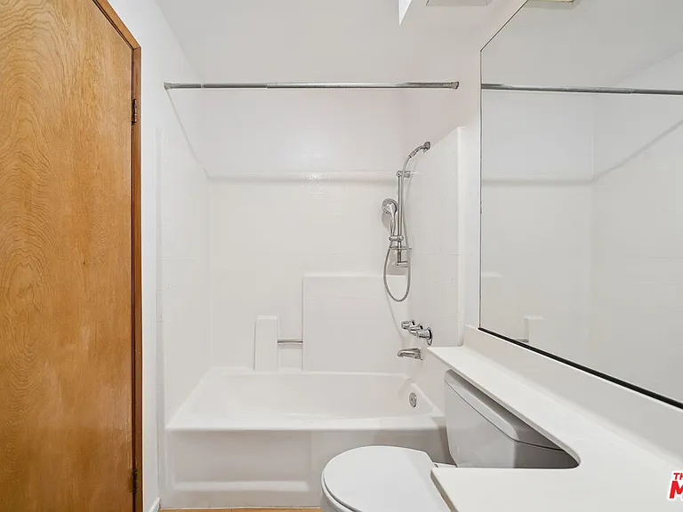 11924 Mayfield Ave #2 — Photo 19