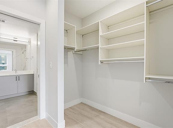 3rd image of 26 Brooks St Floor 4
