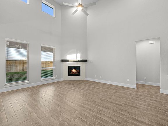 2nd image of 3410 Everglade Ln