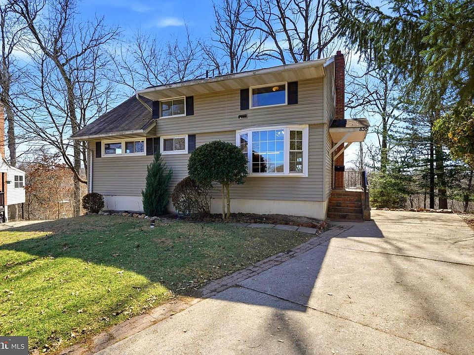 1st image of 835 Bowie Rd