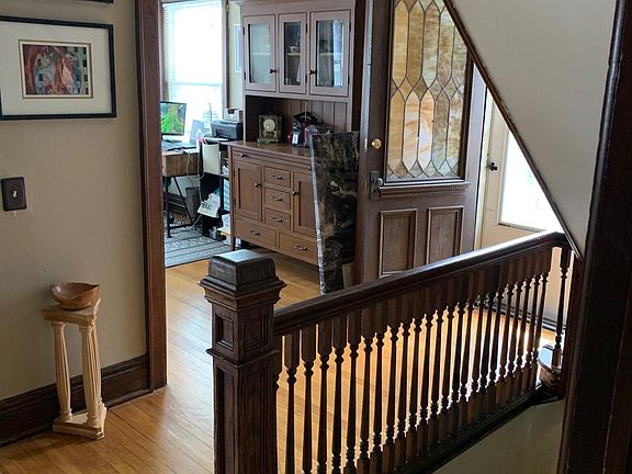 4th image of 598 Ashland Ave APT 2