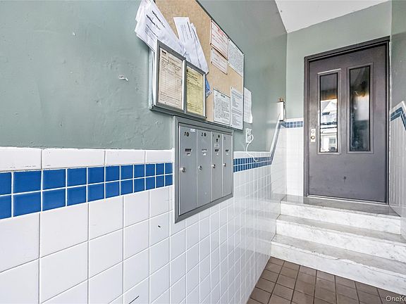3rd image of 928 Belmont Avenue