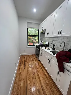 Rented by Standard Living Realty Inc | media 21