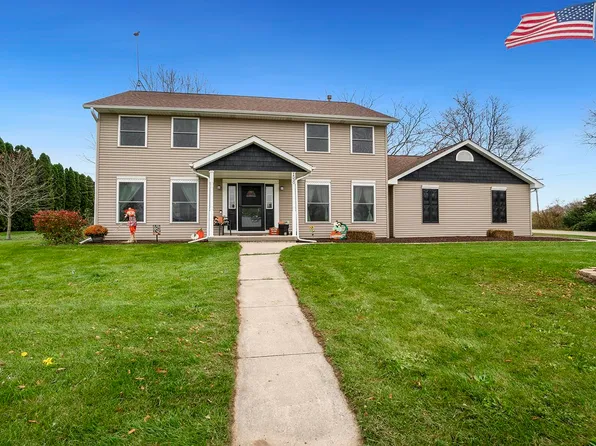 1530 Michael Dr, Pecatonica, IL 61063