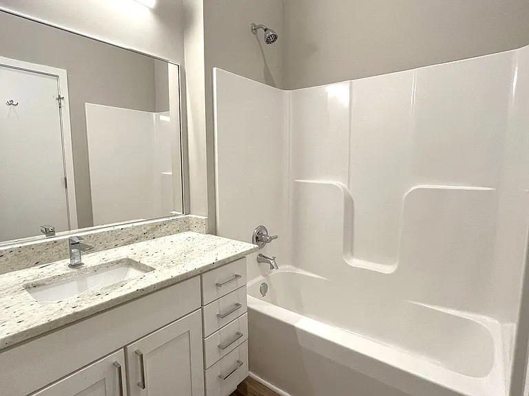 Sunrise Apartments — Photo 12