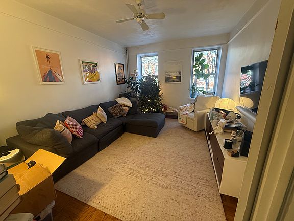 5th image of 412 Pacific St #3