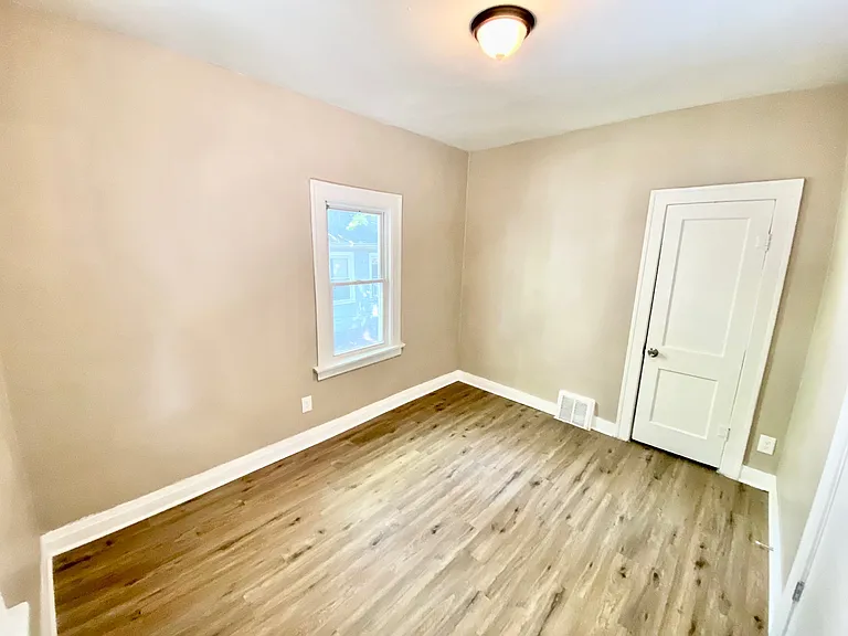 4229 Vermont St — Photo 5
