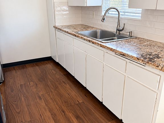 3rd image of 4607 Plaza Ln APT E