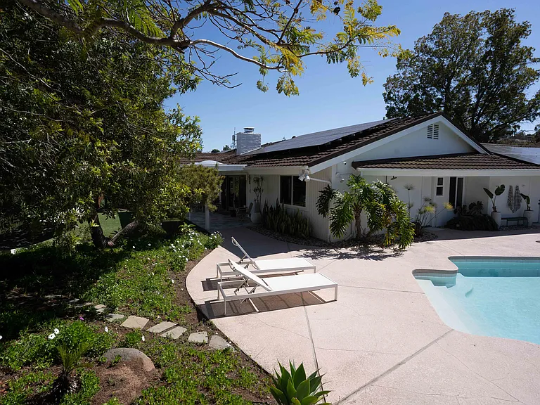 1700 Circo Del Cielo Dr — Photo 13