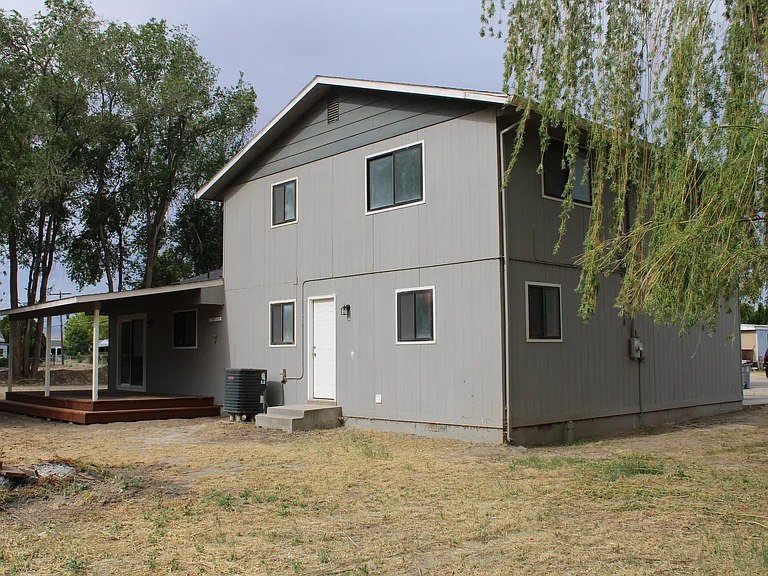 101 S 6th St W — Photo 5