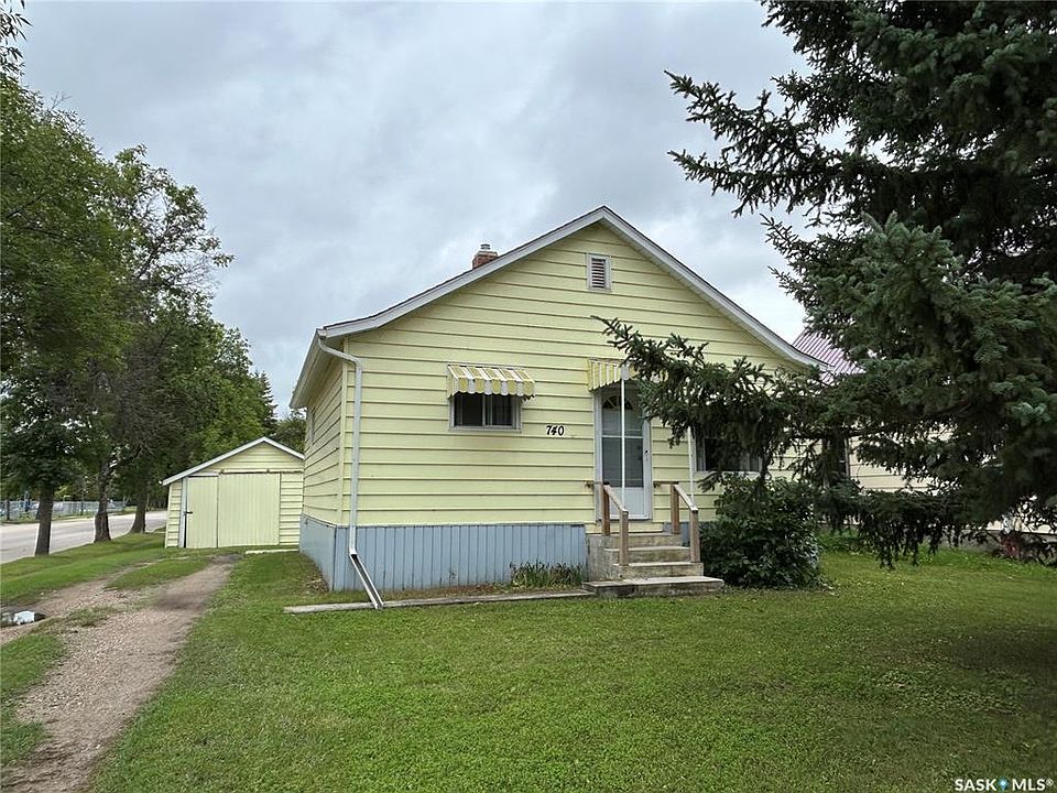 1st image of 740 7th St