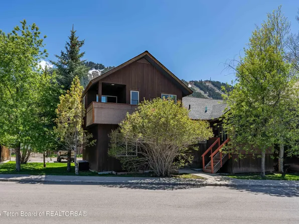 582 E Hall Ave, Jackson, WY 83001