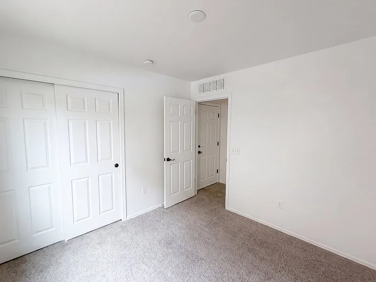 1018 E Lyle Canyon Dr — Photo 4