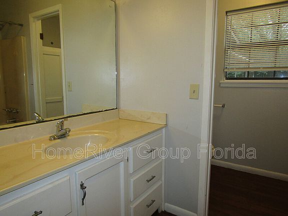 5th image of 1034 Underwood Ave