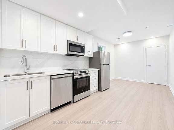 3rd image of 414 Dundas St W #201A