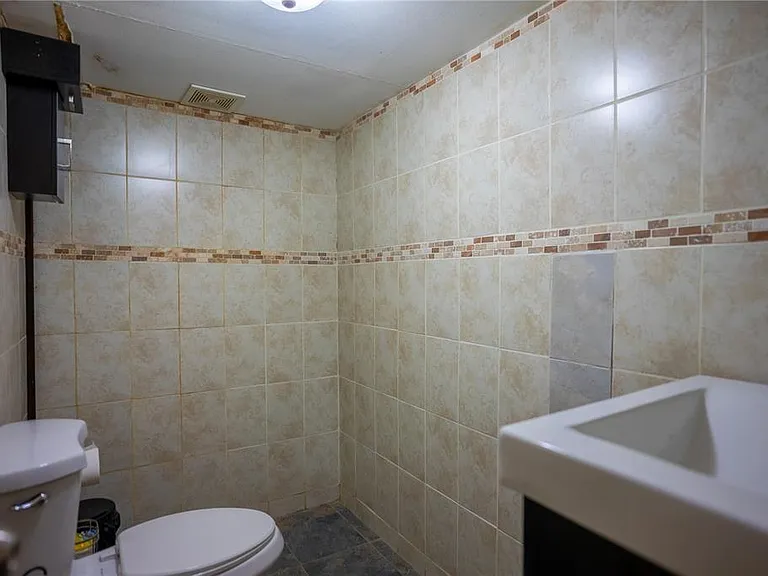 225 Santa Isidra L Fls #B — Photo 14