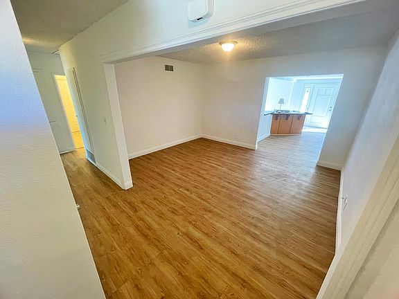 4th image of 1512 E Highland Ct #A