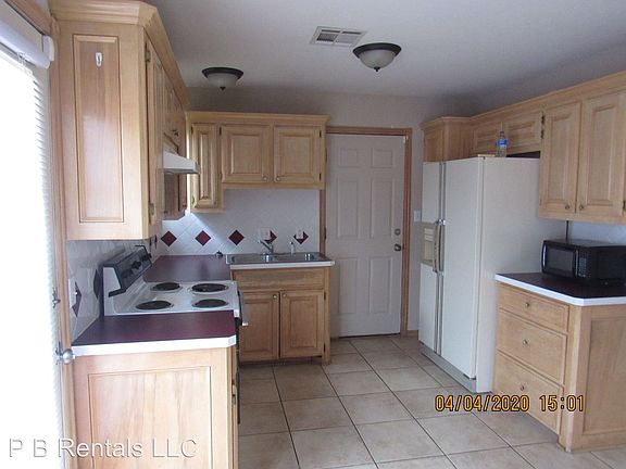 3rd image of 6839 NW Willow Springs Dr
