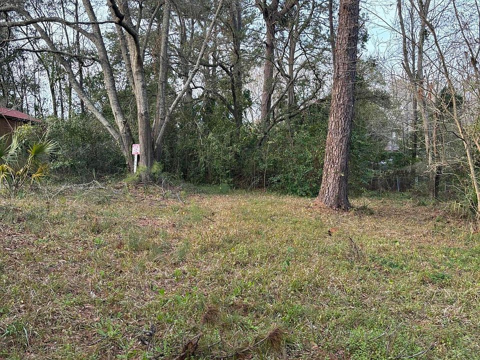 2nd image of 5836 Beverly Dr