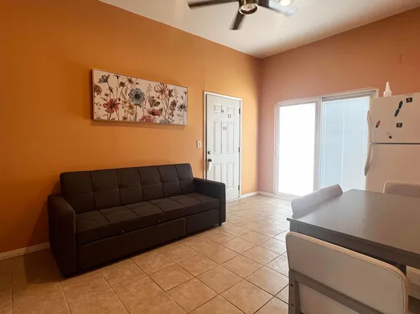 22201 Vanowen St, Canoga Park, CA 91303