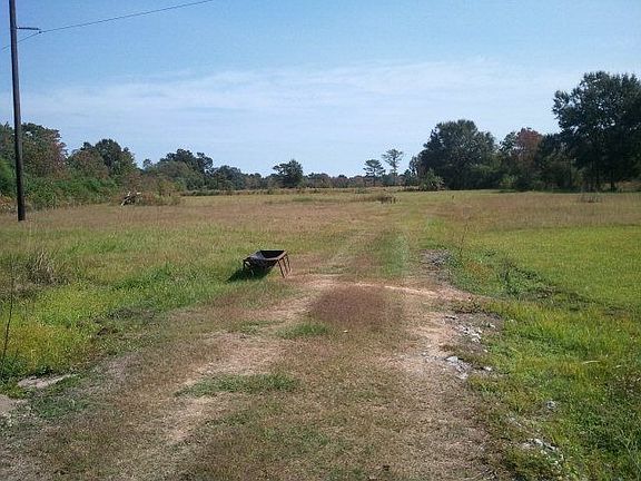 3rd image of 3888 Highway 43 N