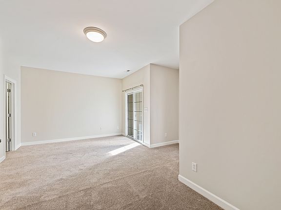 3rd image of 3645 Edgemont Dr #0