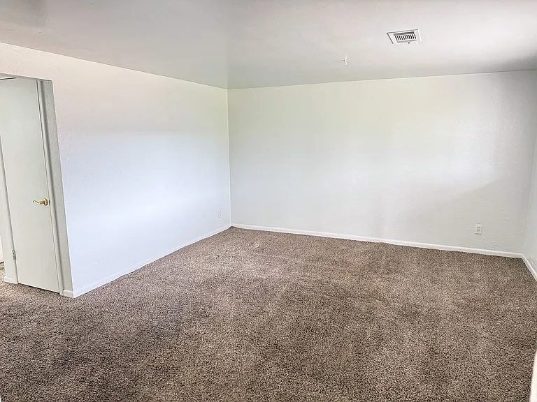 979 Upham Ct — Photo 7