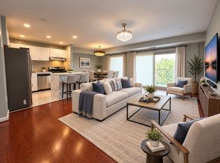 5250 Valley Forge Dr APT 407, Alexandria, VA 22304