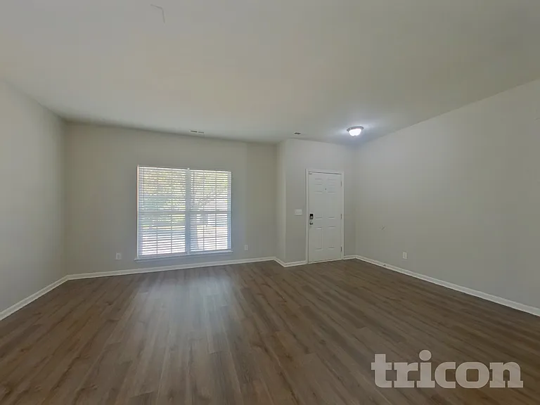 11035 Elven Dr — Photo 4