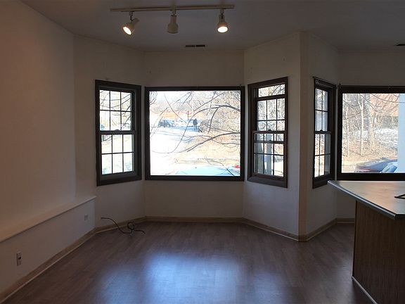 5th image of 38 E Grand Ave #2W