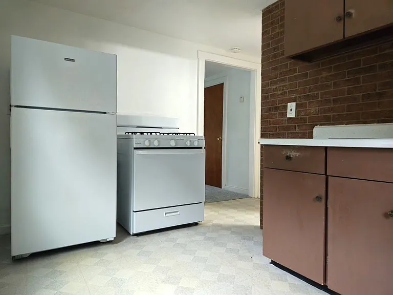 916 Middle St #9 — Photo 2