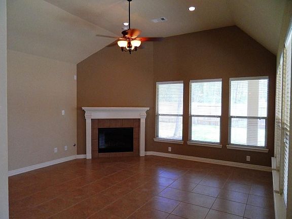 2nd image of 14 Golden Orchard Pl